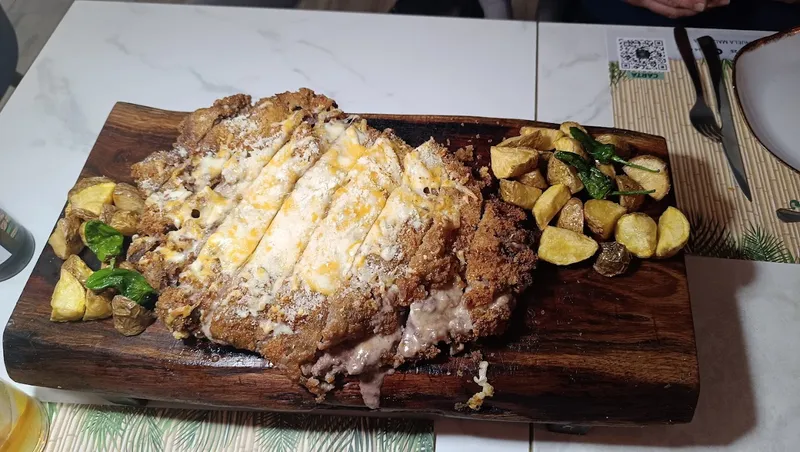 Destino Raíz Restaurant Café