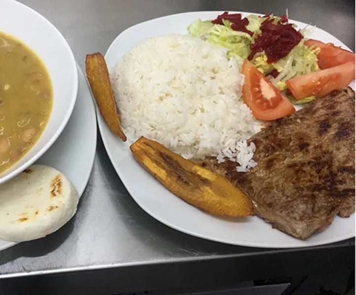 Restaurante Doñita Comida Típica Latina
