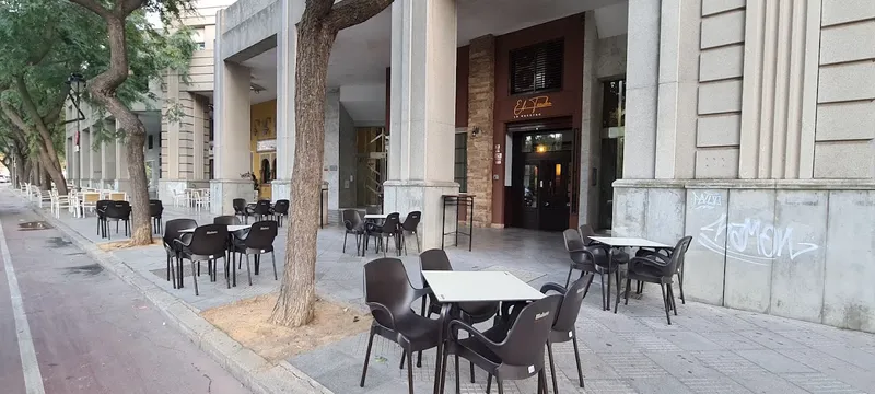 EL TARDEO CAFÉ Y COPAS ( SALA ANDALUZA)