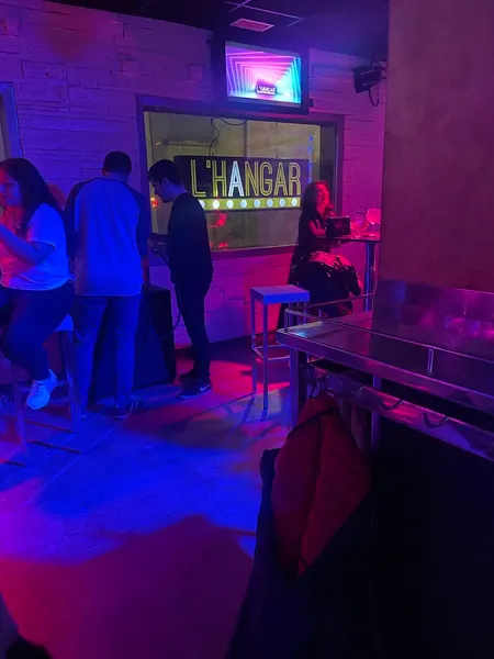 L'HANGAR