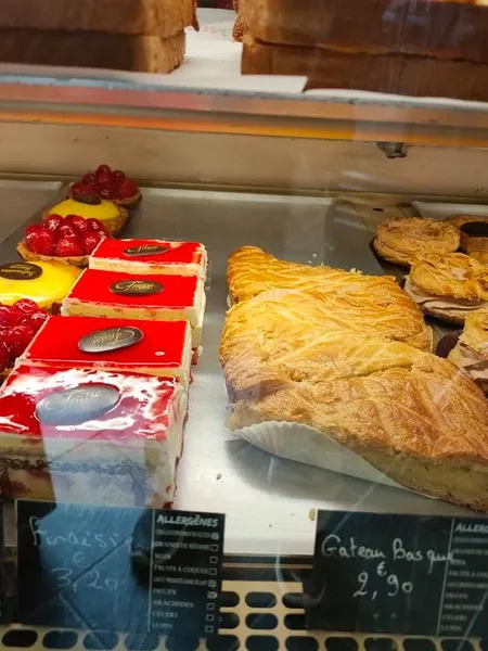 Les 14 pâtisseries de Charonne Paris