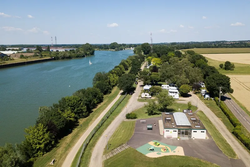 Camping du pont de bourgogne Saint- Marcel