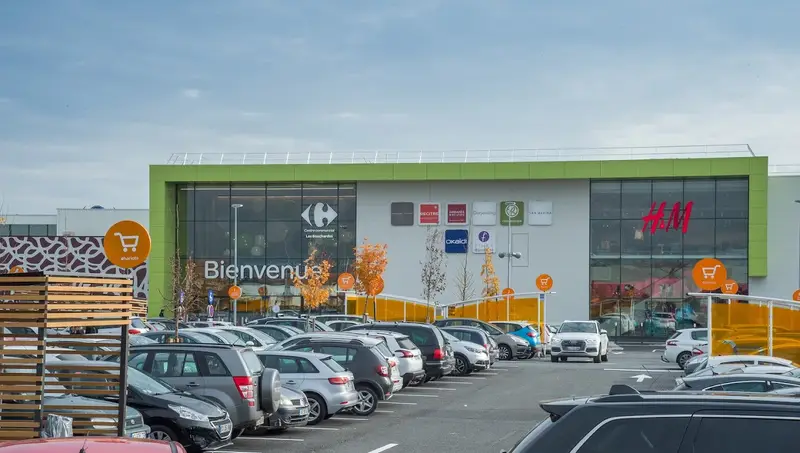 Centre Commercial Carrefour Les Bouchardes