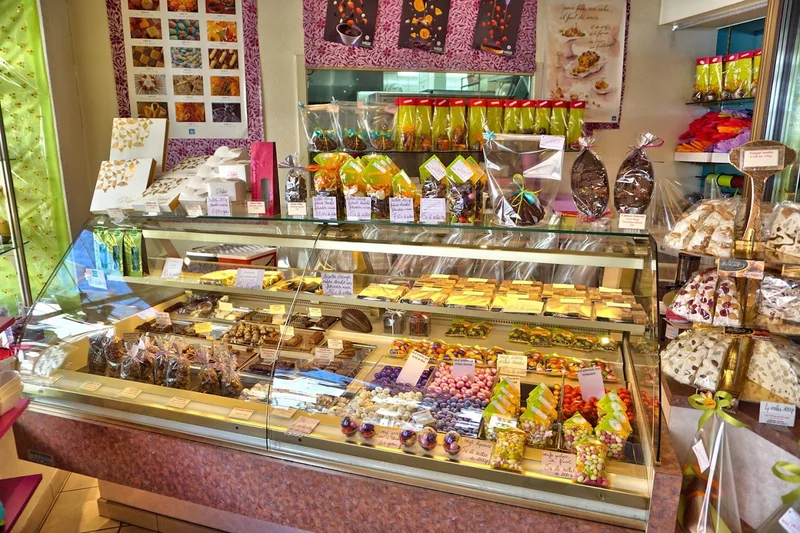 Patissier Chocolatier Glacier NUGUE