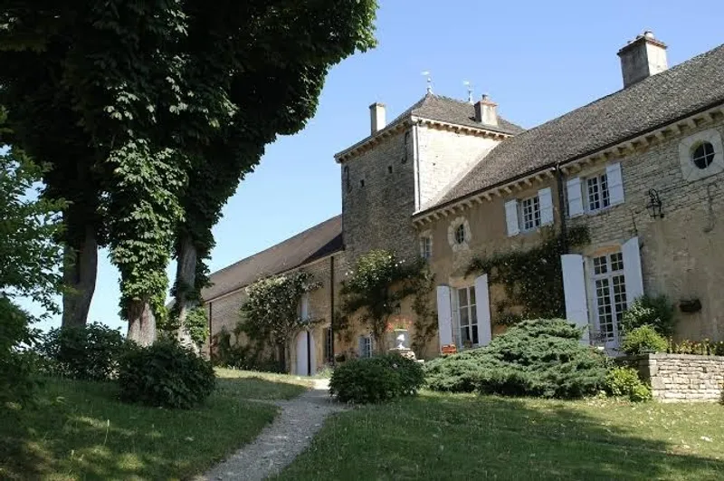 Les maisons vigneronnes du Château de Messey