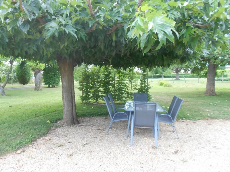 Litdevin: Chambre d'hôtes en campagne, avec table d'hôtes, proche Mâcon, en Saône-et-Loire, Bourgogne-Franche-Comté