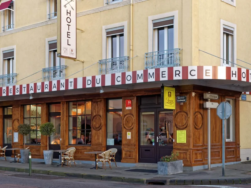 Hôtel du Commerce et son restaurant le Côte à Côte