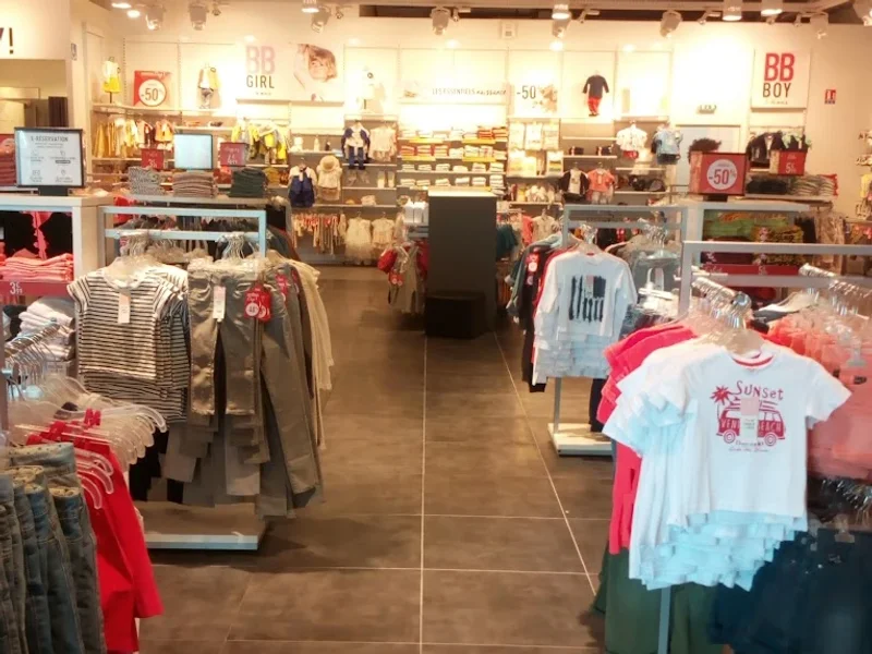 TAPE A L'OEIL - MACON