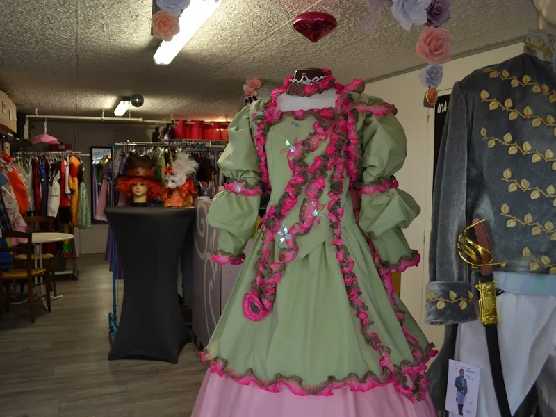 Evelyne déguisements en folie