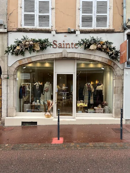 Sainte And Clothes