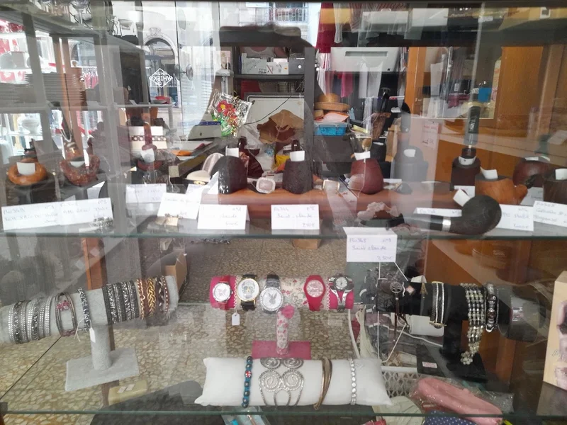 Dans la malle il y a