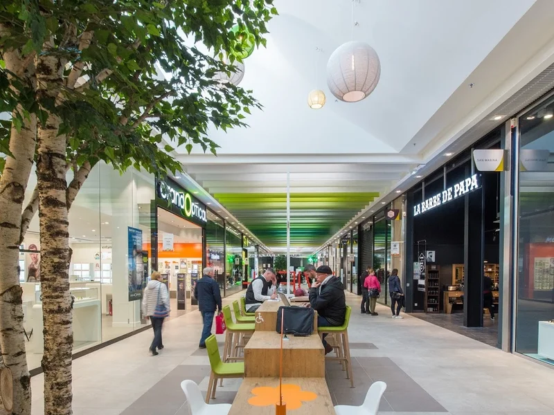 Centre Commercial Carrefour Les Bouchardes