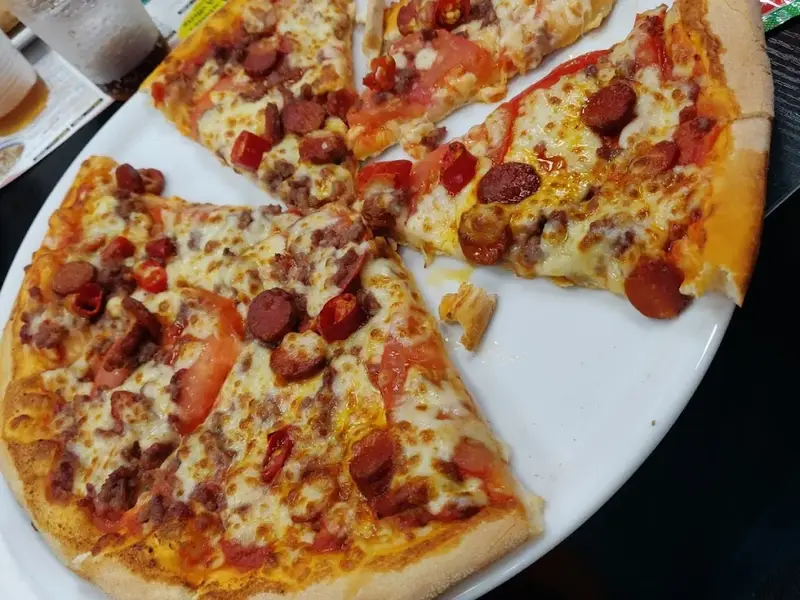 Staff Pizza