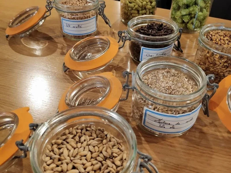 Un Singe en Hiver - Fabrique de bières et de curiosité