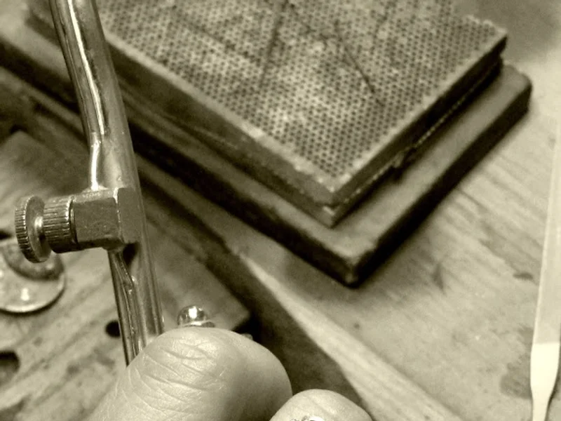 Atelier Hélène Lambert Bijouterie Joaillerie sur mesure. Sur Rendez-Vous.