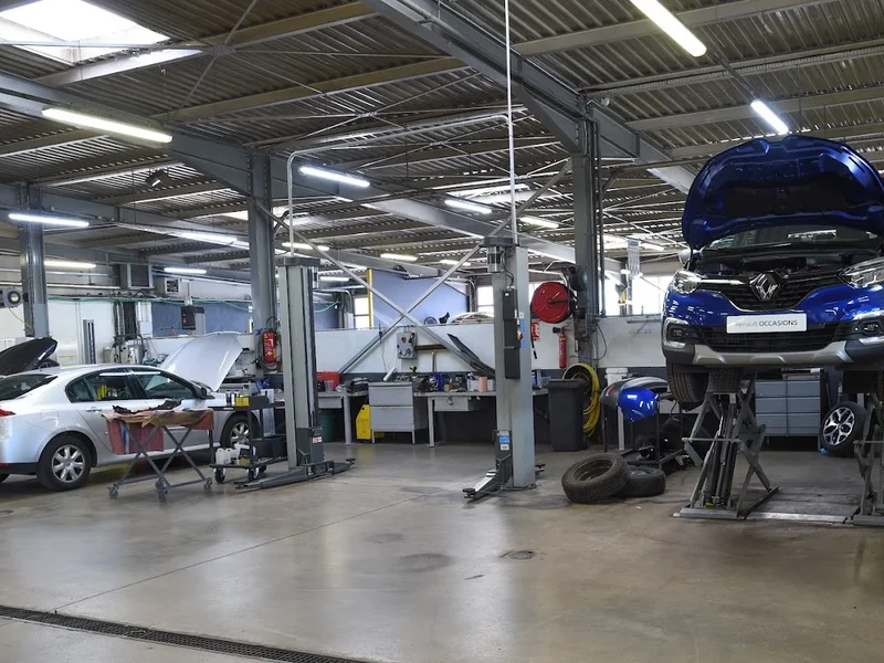 RENAULT PONTARLIER - AUTOBERNARD