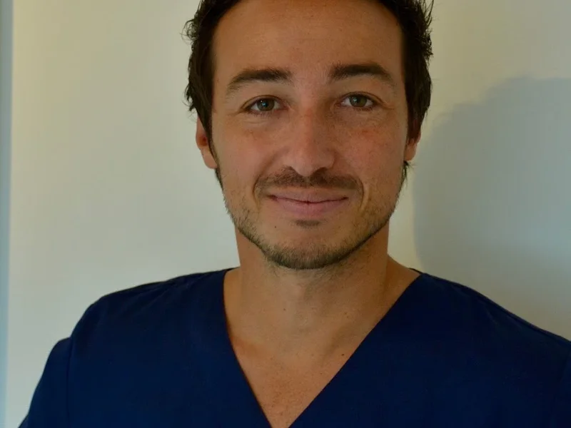 Dr Benjamin Guyon, Ophtalmologiste - Besançon - Chirurgie de la cataracte, Chirurgie réfractive , DMLA, Glaucome
