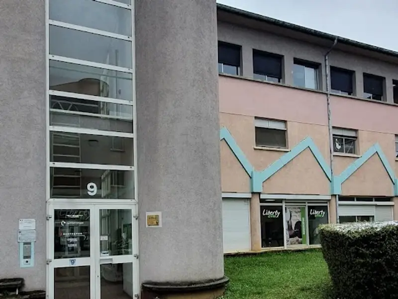 Dr Christophe Henriot - Cabinet d'Ophtalmologie de la Butte - Chirurgie de la Cataracte - DMLA - Glaucomes