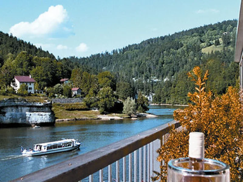 Hôtel Les Rives du Doubs & Restaurant