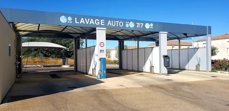 LAVAGE AUTO VAUVERT " LES TROIS ARCHES" C.CIAL CARREFOUR MARKET