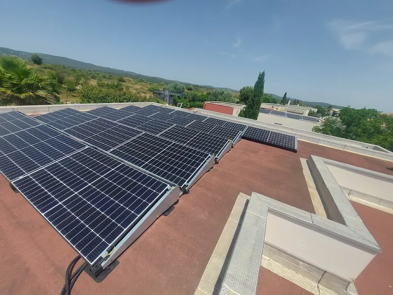 Inovelec -Installateur panneaux solaires/photovoltaÏques - autoconsommation - batterie Gard/Hérault