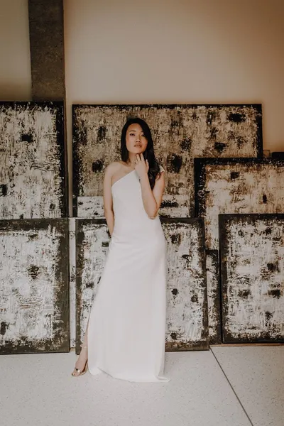 Delphine Josse - Robes de mariée minimaliste et affranchie - Toulouse