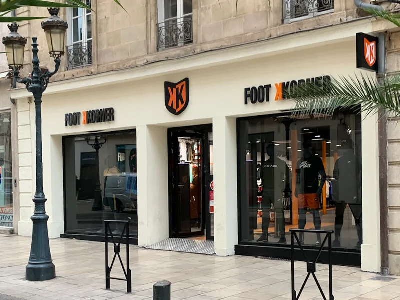 Footkorner Nimes - Magasin de sport - Foot - Chaussures - Survetement - Jogging