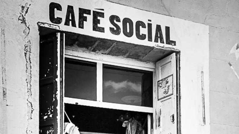 Café Social