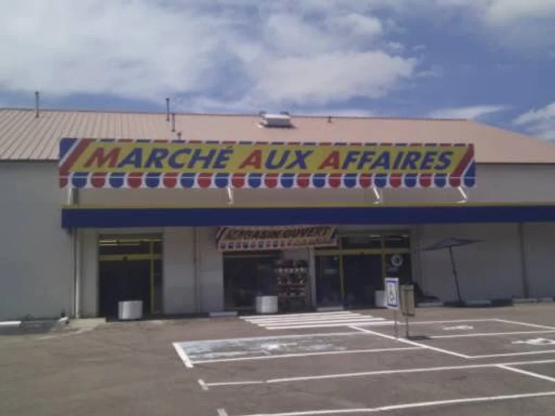 Marché aux affaires - Sennecey le Grand