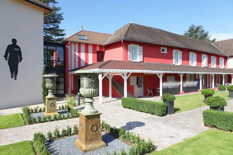 Hôtel Les Maritonnes Parc & Vignoble Restaurant Rouge & Blanc