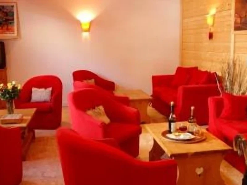 Logis Hôtel les Arobiers