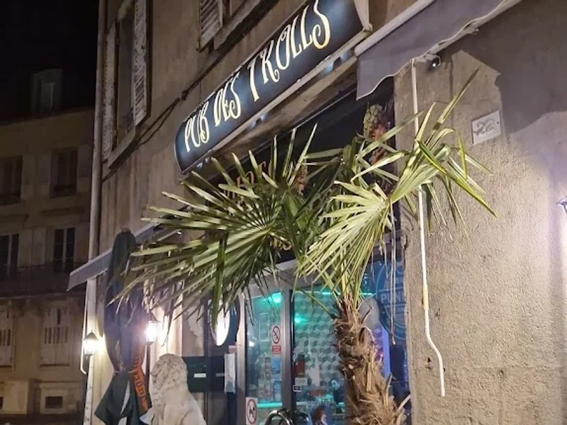 AU PUB DES TROLLS