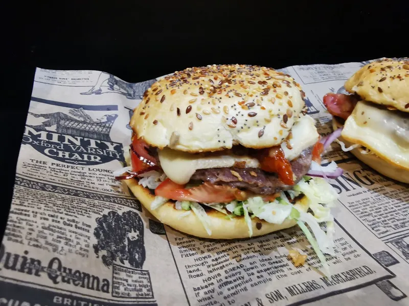 Planete Burger and tacos