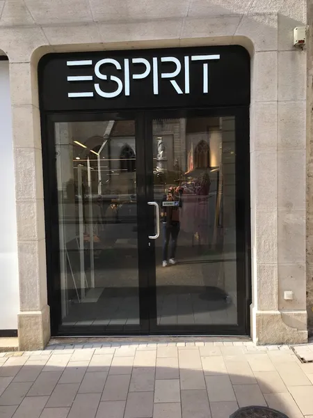 Esprit Dole