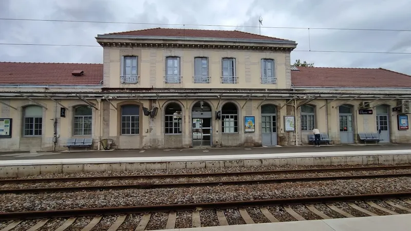 Gare de Lons-le-Saunier