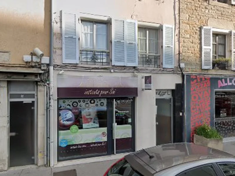 Alizée ELAN Psychopraticienne en psychothérapie art thérapeute coach en nutrition praticienne EFT