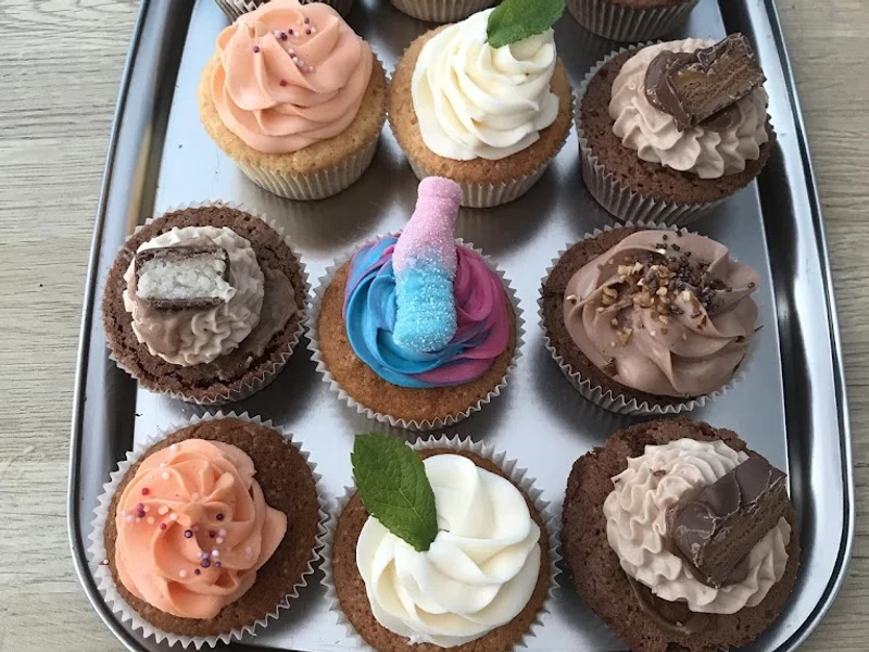 ANGEL CUPCAKES & CAKES