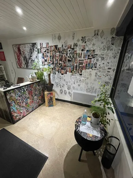 UN SANG D'ENCRE