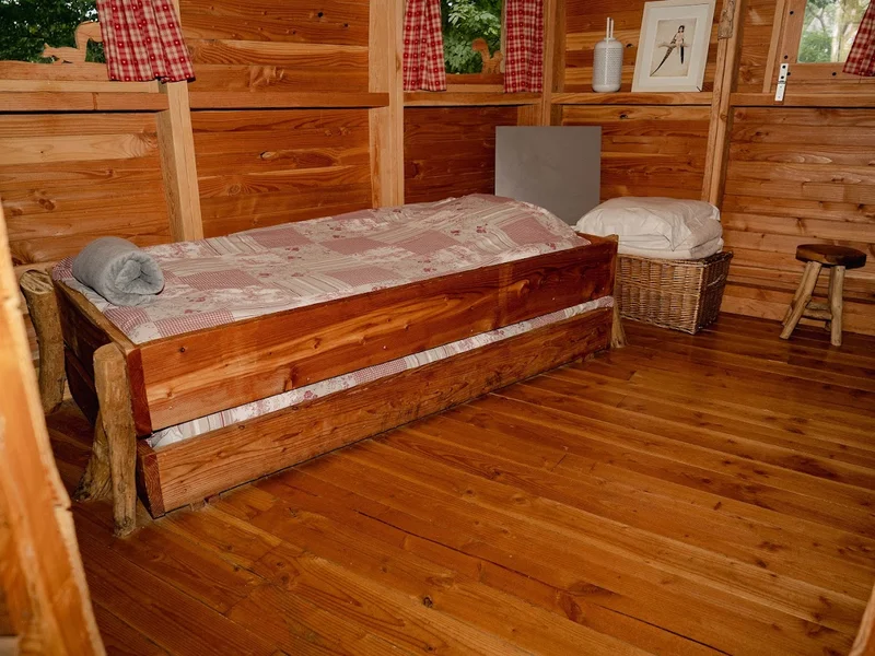 Cabanes dans les arbres - Domaine de Chaligny, piscine et Spa