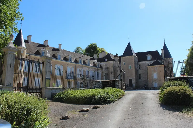 CHÂTEAU D'ISLAND Avallon Vézelay