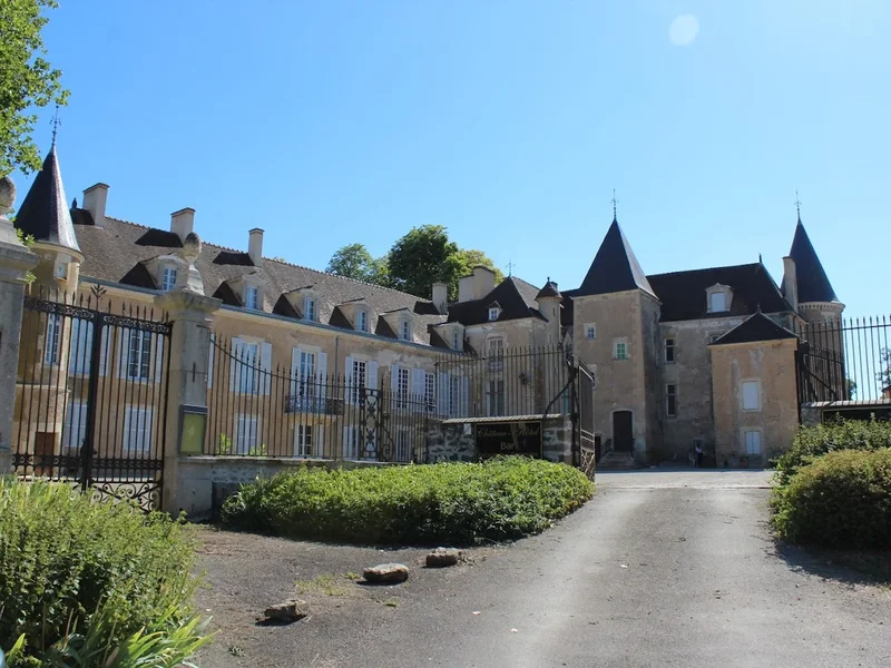 CHÂTEAU D'ISLAND Avallon Vézelay