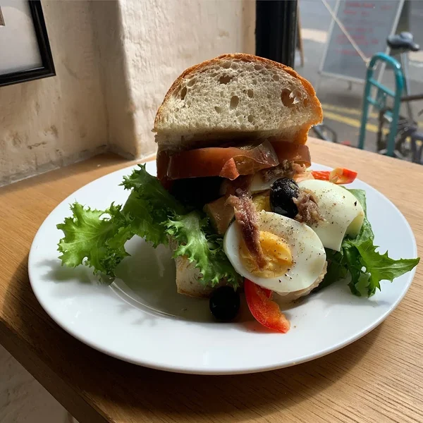 Café Vélo Nevers (restaurant & chambres)