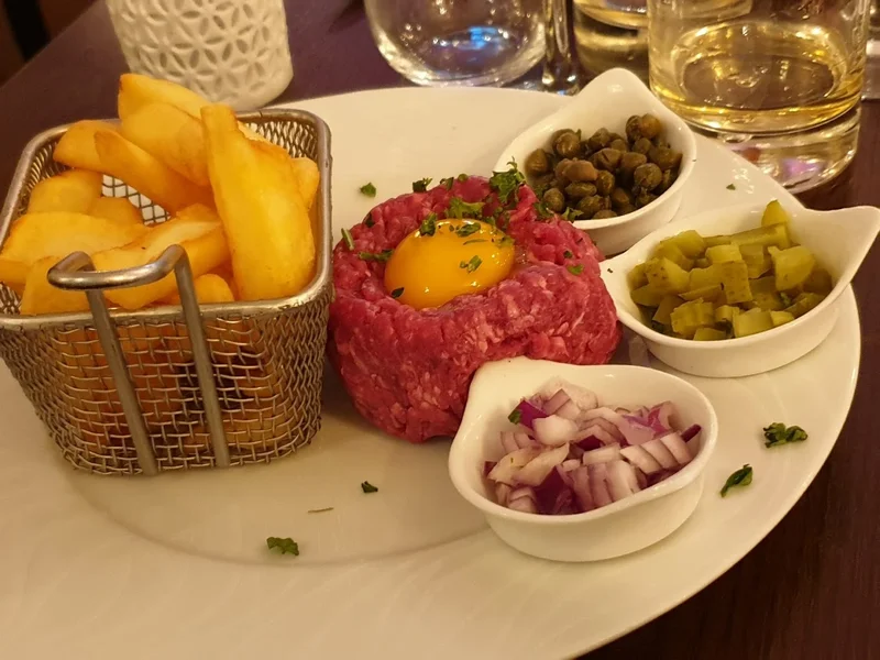 Restaurant l'Ecu Sens et BAR LOUNGE