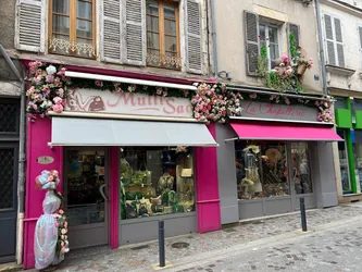 Les 19 boutiques de costumes de Nevers Nièvre