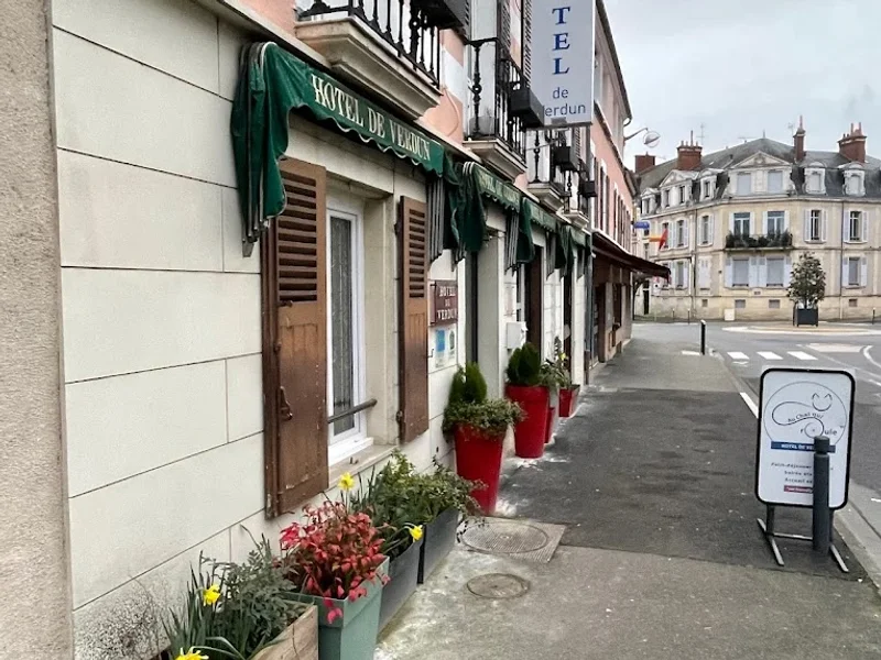 Hôtel de Verdun - Au chat qui roule