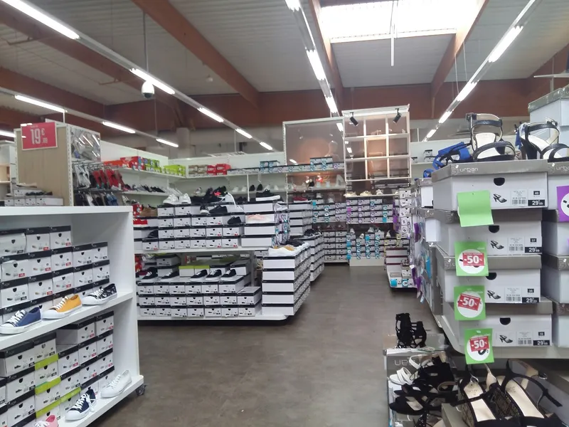 GEMO JOIGNY Chaussures et Vêtements