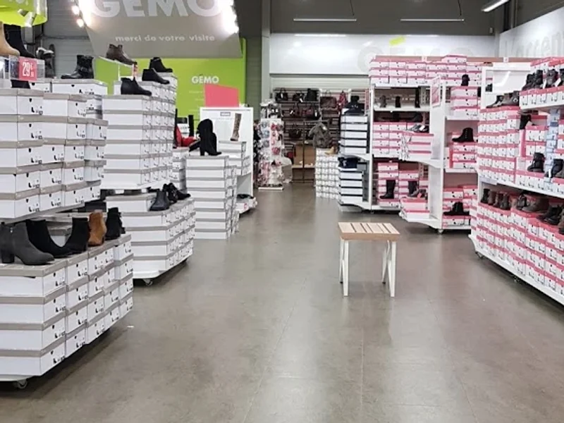 GEMO CHAMPAGNOLE Chaussures et Vêtements