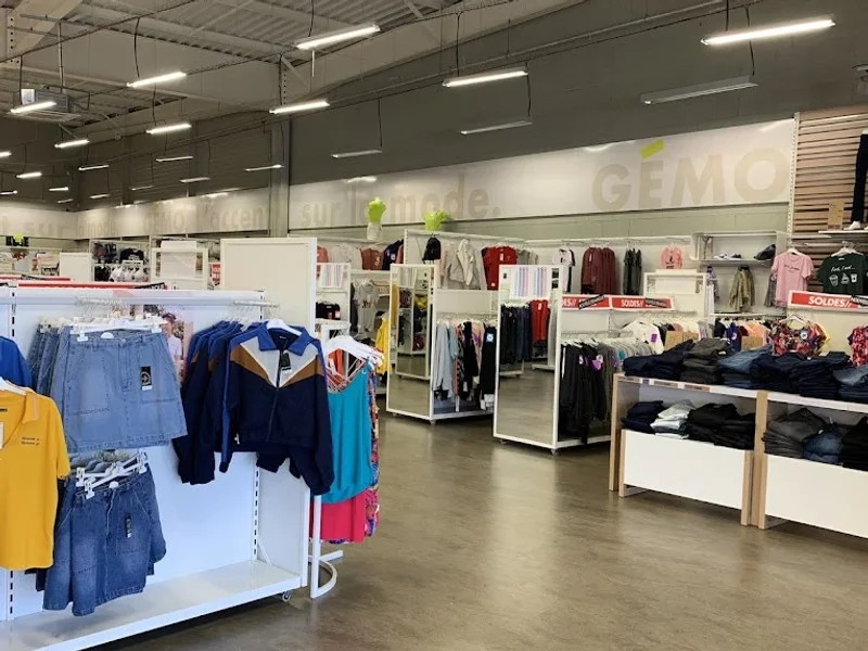 GEMO CHAMPAGNOLE Chaussures et Vêtements