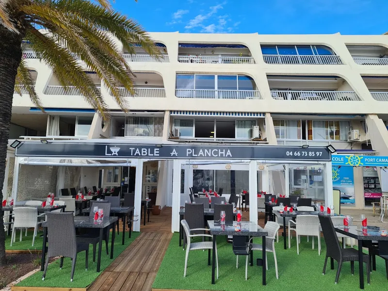 la table à plancha grau du roi ( port Camargue)