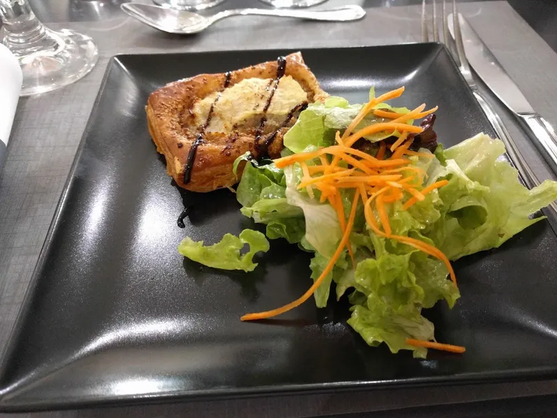Le Coq en Pâte